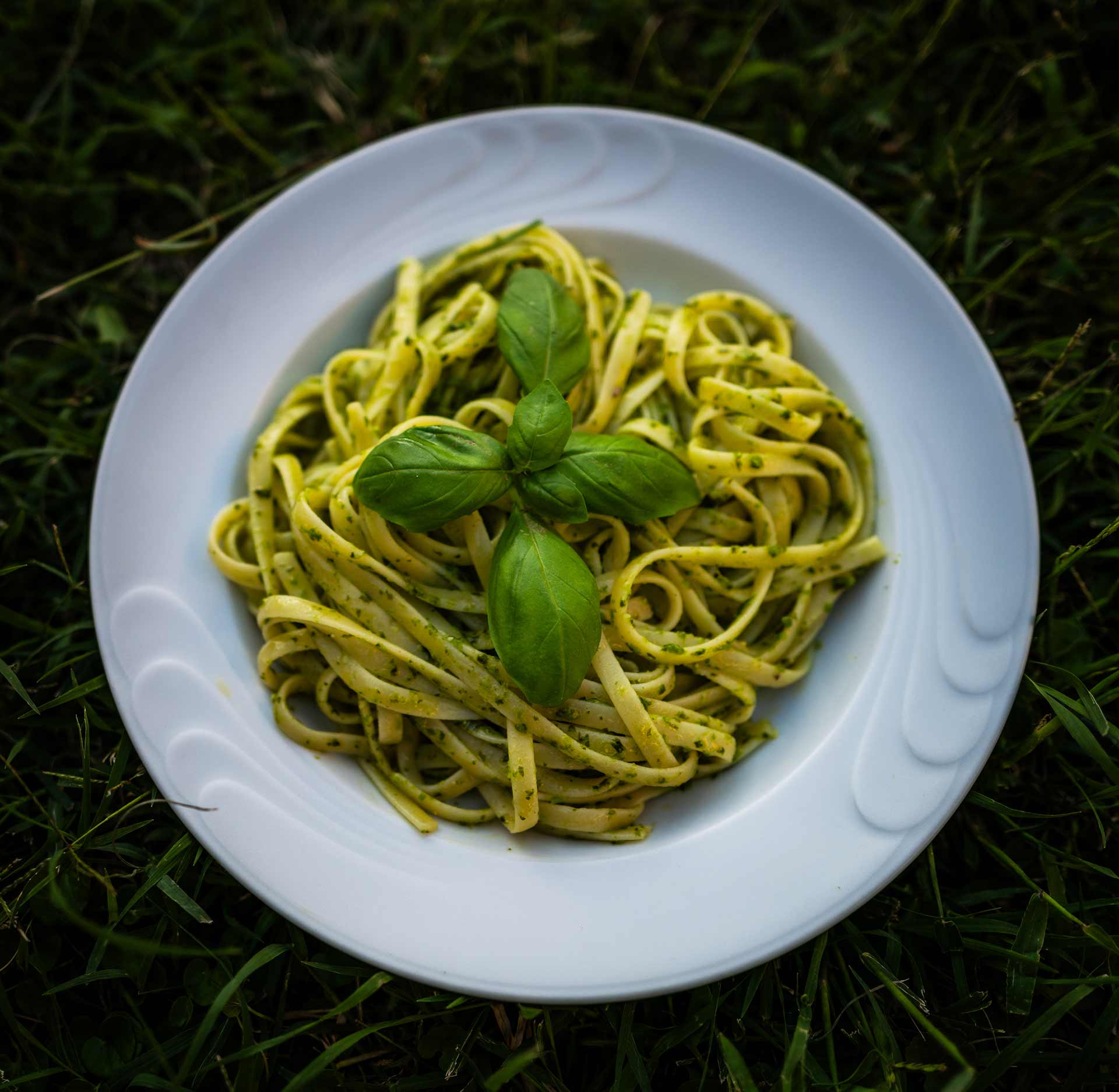 Il Pesto Genovese, ricetta e preparazione di Fratelli Sacco Fratelli